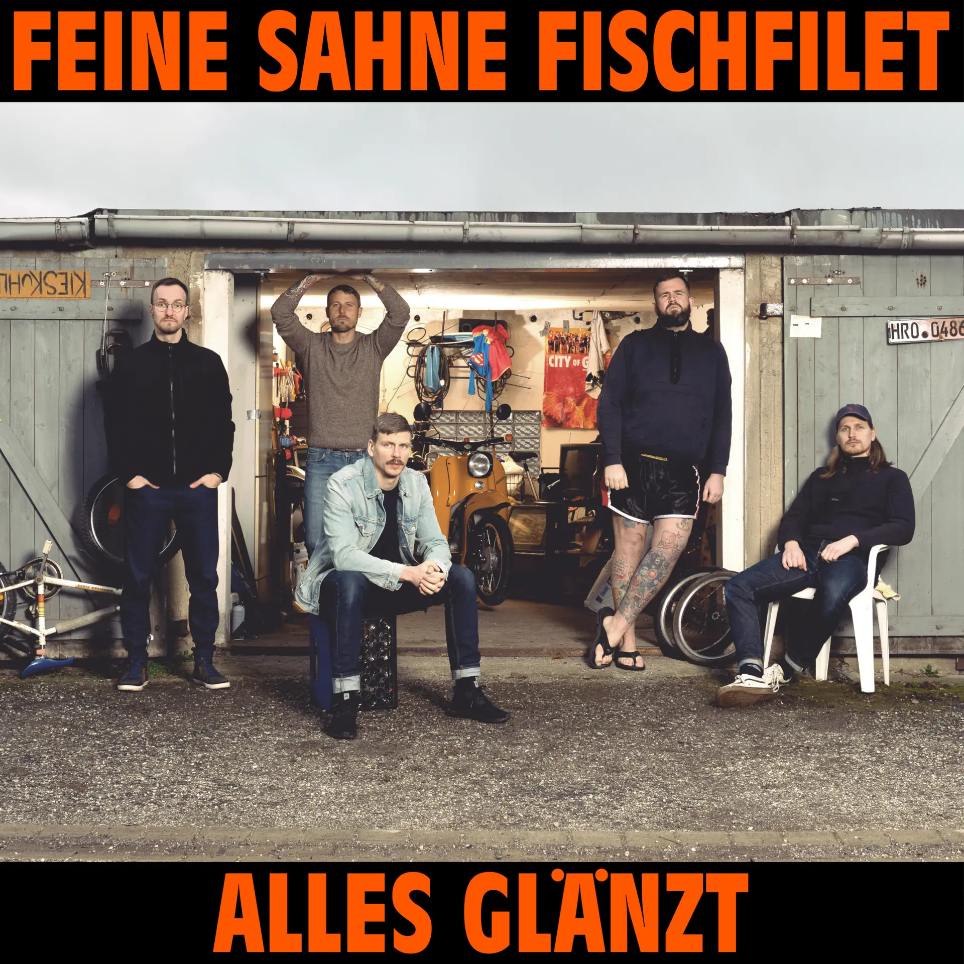 FEINE SAHNE FISCHFILET - Alles glänzt · BLACK LP (Punk Rock Vinyl) · Picture 1